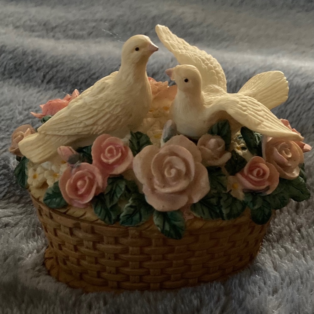 VINTAGE 🎶 JEWELRY MUSIC BOX NIB